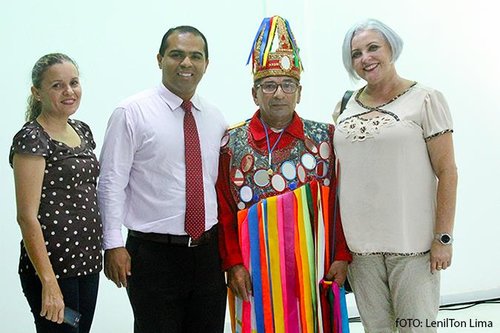 Representantes do Campus com o mestre Dedé Veríssimo - Boi Calemba Pintadinho