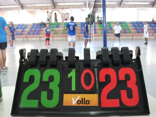 Competição de voleibol nos Jogos Internos dos Servidores. Foto: Ivana Lúcia.