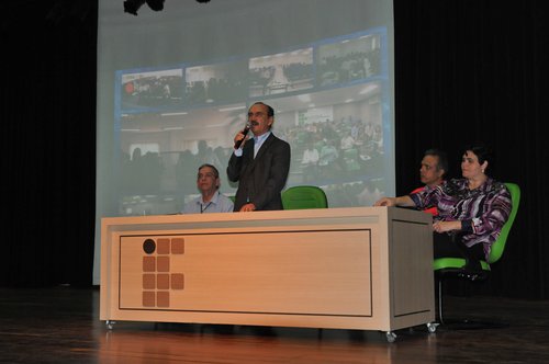 Reitor do IFRN discursa na Abertura do Ano Letivo 2014. Foto: André Salustino