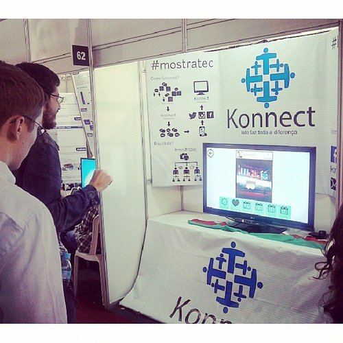 Projeto Konnect gerando interação entre participantes de evento de ciência e tecnologia