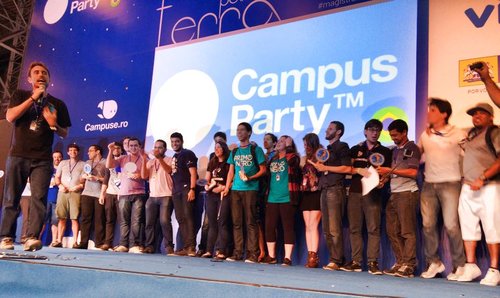 Premiação dos projetos vencedores da Campus Party. Foto: fan page do evento.