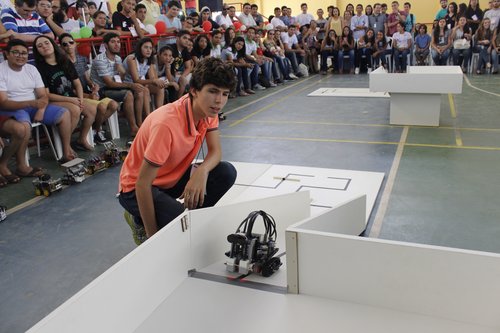 Foto realizada durante a II Olimpíada de Robótica, que aconteceu no Campus Parnamirim