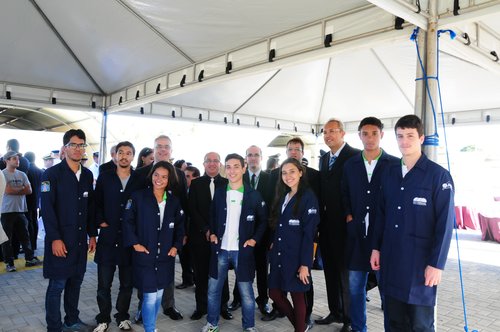 12 alunos e quatro professores do Campus Parnamirim passaram por capacitação com engenheiros da Agência Espacial Brasileira