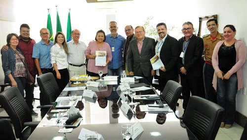 Wyllys Farkatt e a comitiva de professores do IFRN se reuniram com a governadora Fátima Bezerra, no Centro Administrativo