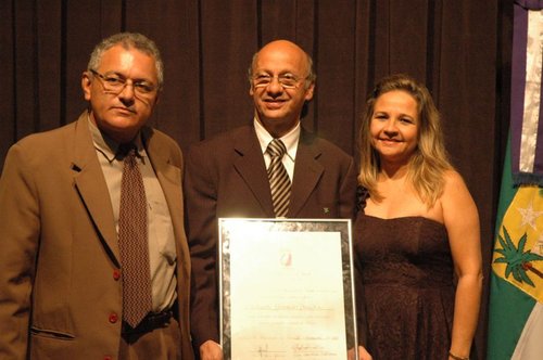 Vereador George Câmara, prof. Enilson e sua esposa, Telma Rabelo. Foto: Émille Araújo.