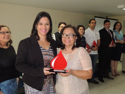O Troféu foi recebido por Cíntia Gouveia Costa, coordenadora de Atenção à Saúde do Servidor
