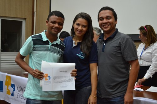 Alunos Cleisson Matos, Taiza Silva e o professor Márcio Marreiro. Créditos de Imagem: Jeferson Rocha.