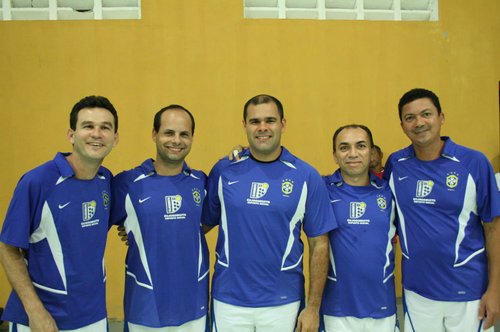 Para Fábio (2º da esquerda para a direita), a equipe de vôlei do Câmpus já está pronta e confiante para o torneio