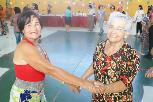 O projeto de extensão visa à valorização do idoso através de sua participação em atividades educativas e recreativas