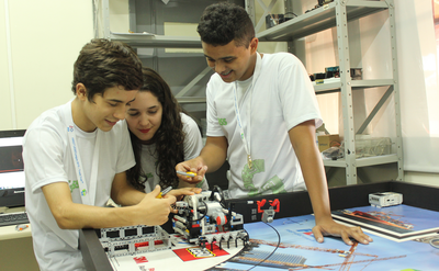 Equipe foi formada no "Maria", projeto que busca familiarizar estudantes do Campus com competições de Robótica