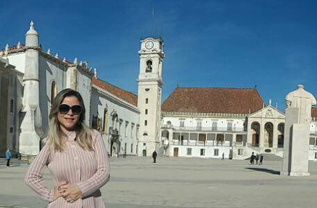 Fundada em 1290, Universidade de Coimbra, onde bibliotecária apresentou artigo,  é considerada uma das mais antigas do mundo