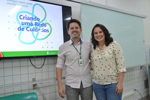 Psicólogo Cássio Martins e psicóloga Izabelle Primo