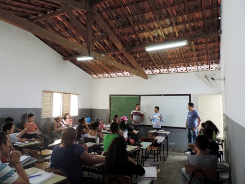 Momento de divulgação em turma de 9º ano da Escola Municipal Professor Severino Bezerra. Foto Aparecida Silva.
