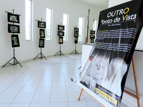 Exposição está disponível no hall do Auditório Ariano Suassuna