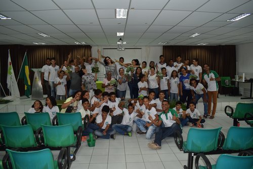Envolvidos no projeto, durante cerimônia de encerramento no auditório do campus Ipanguaçu