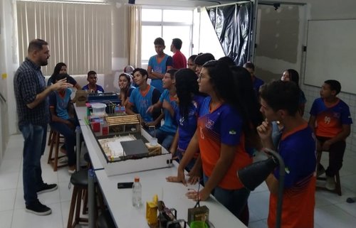 Alunos da Escola Dinarte Mariz visitam Campus do IFRN. Foto: Marcos Silva