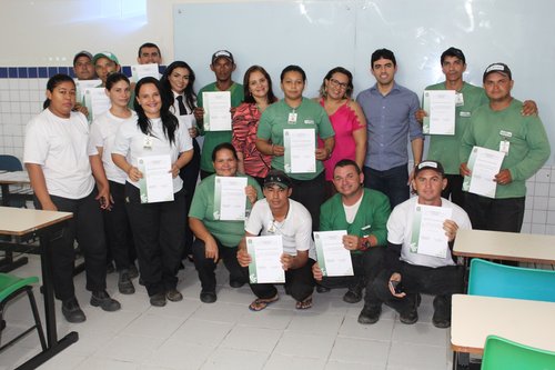 Ao final da curso, terceirizados do Campus João Câmara receberam certificado de capacitação