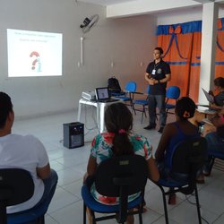 #10285 Trabalhadores da Associação de Catadores de Materiais Recicláveis de Caicó assistem palestra sobre segurança do trabalho