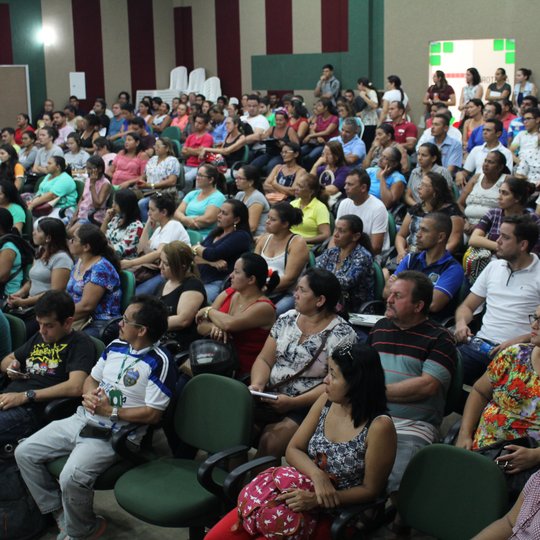 #10864 Público lota auditório na primeira Reunião de Pais e Mestres