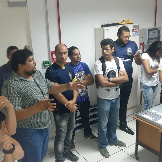 #11237 Alunos de Redes de Computadores visitam data center na UFRN