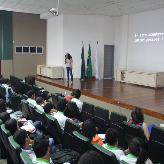 #11493 Alunos do IFRN-SGA recebem o Poesia Compilada – Tinha um IF(){} no meio do caminho