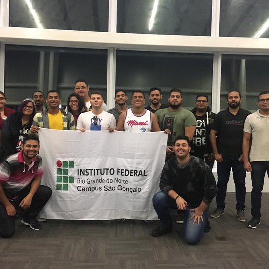 #11727 Alunos de Redes de Computadores apresentam trabalho na Campus Party 2019