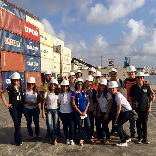 #12300 Alunos participam de visita ao Porto de Natal