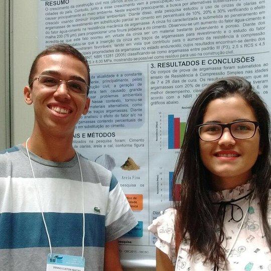 #12558 Alunos apresentam trabalho em evento nacional