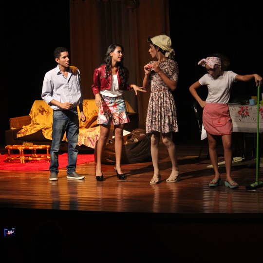 #12649 Mini-Festival “Vero da Arte” empolga plateia no teatro municipal