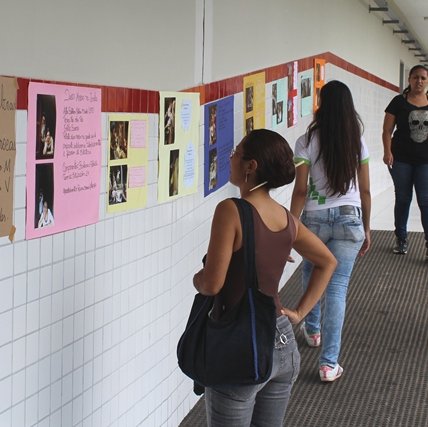 #12841 Alunos recriam obras de arte através de fotografias
