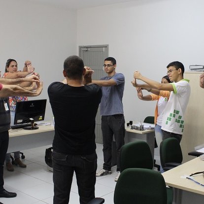 #13053 Alunos realizam ações para qualidade de vida no trabalho