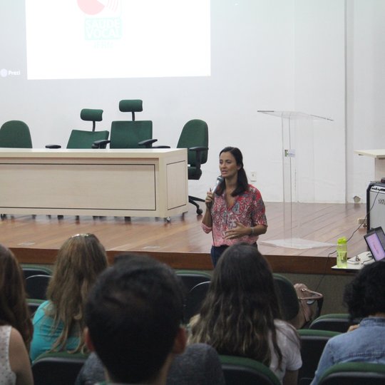 #13130 Servidores participam de oficina sobre saúde vocal