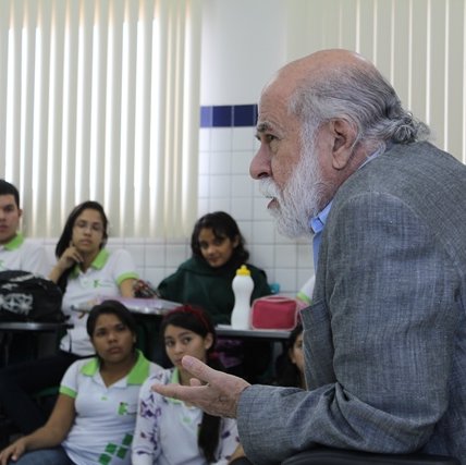 #13288 Alunos têm aula nobre com o professor Marcos Guerra