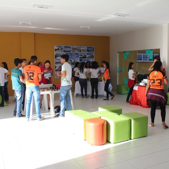 #13321 Alunos apresentam trabalhos na conclusão do semestre