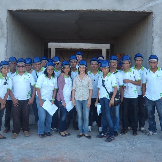 #13423 Alunos do Curso de Pedreiro de Alvenaria realizam visita técnica