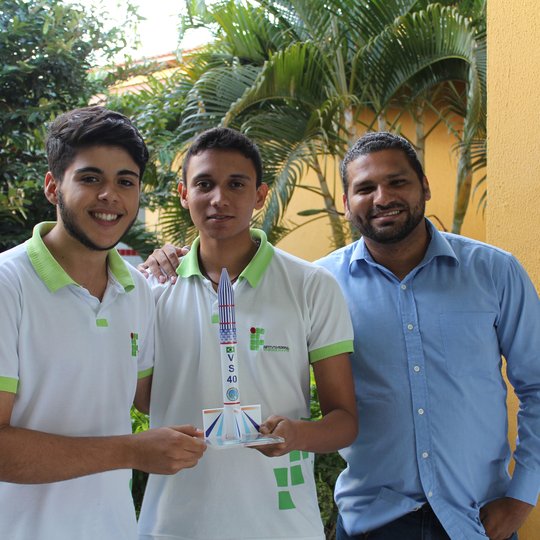 #14337 Alunos do Campus Parnamirim participam da VII Jornada de Foguetes