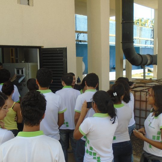 #14393 Alunos participam de visita técnica à CAERN