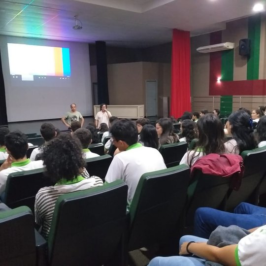 #14603 Filme sobre a história de Natal é exibido no auditório