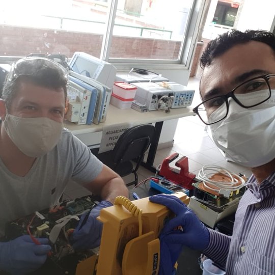 #14669 Professores participam de mutirão para manutenção de equipamentos biomédicos