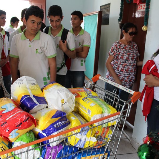 #14795 Alunos realizam Campanha Natalina