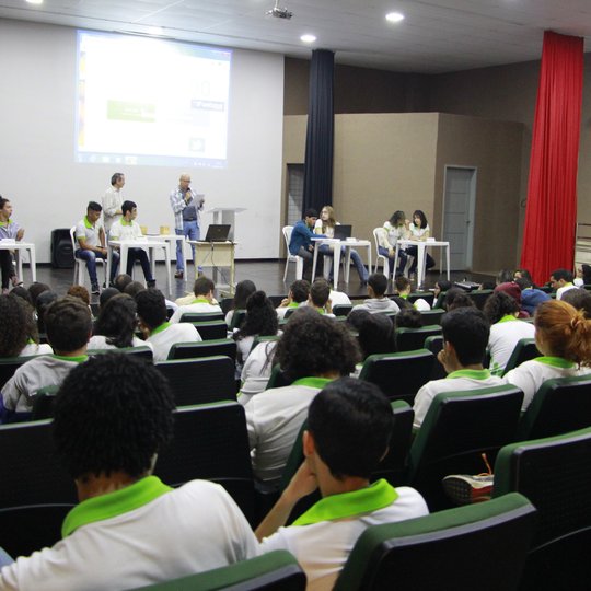 #14995 Projeto Integrador “Eleições 2018” ocorreu no auditório