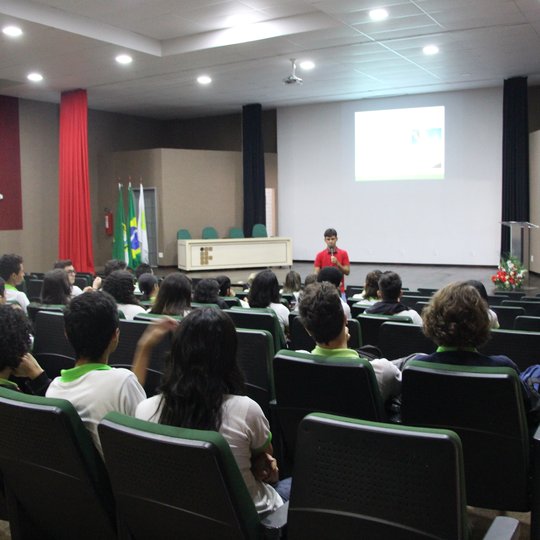 #15078 Palestra de sobre elaboração de currículo e entrevistas de emprego é realizada no Campus