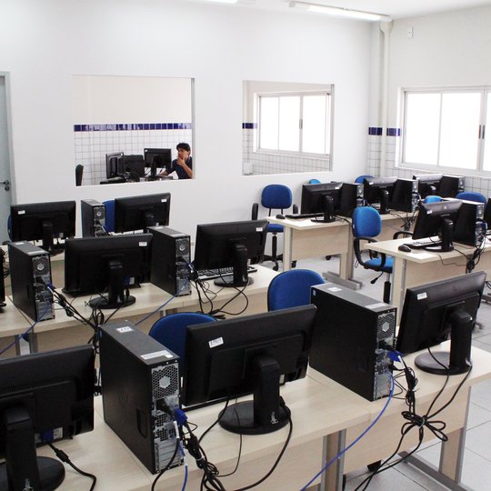 #15304 Laboratório do NEAD está aberto aos alunos