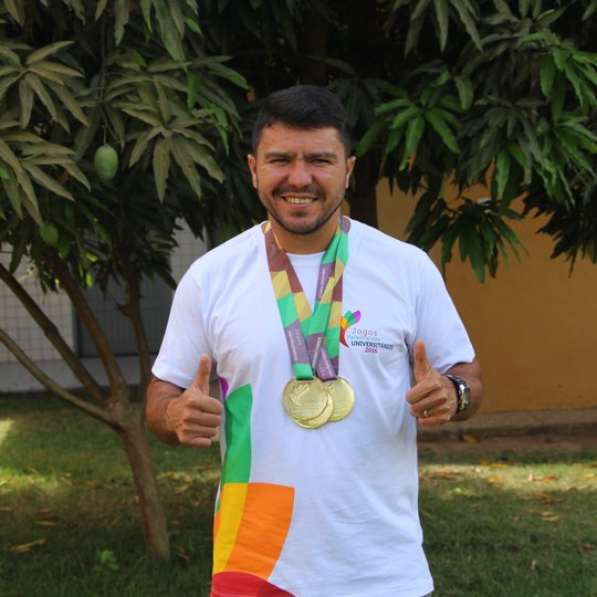 #15525 Bibliotecário do Campus conquista medalhas de ouro nos Jogos Paralímpicos Universitários