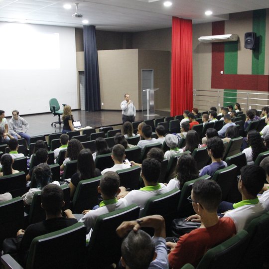 #15645 Início das aulas movimenta o campus