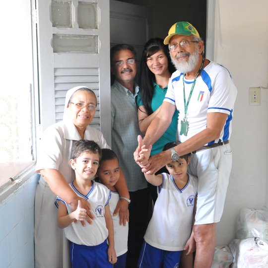 #16269 Equipe do CNAT faz doação de meia tonelada de alimentos para Casa da Criança 
