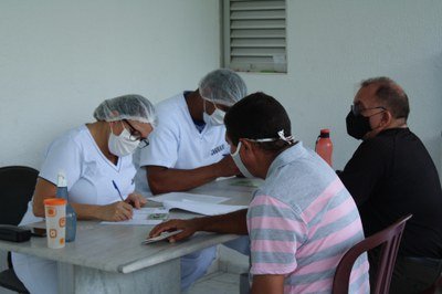 A entrega de kits alimentares é uma realização da Diretoria de Atividades Estudantis (Diaes) . Foto: Igor Macário