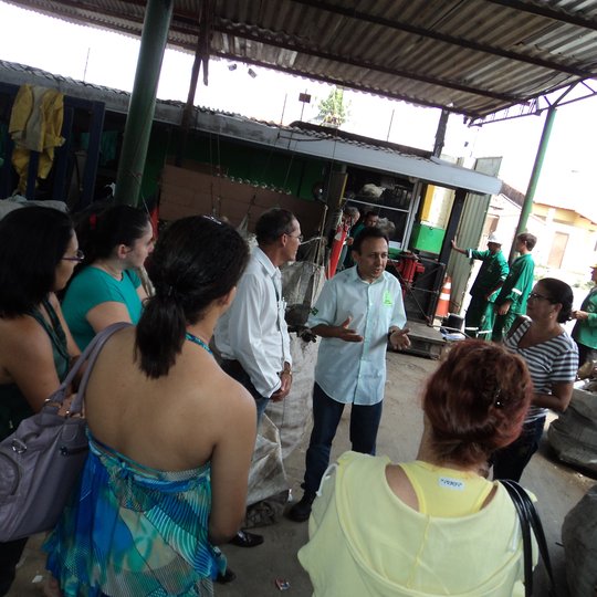 #16631 Projeto de Extensão realiza visita técnica à empresa de reciclagem