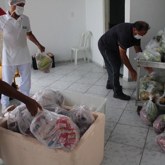 #16866 Nova entrega de kits alimentares aos estudantes é realizada pelo Campus Natal-Central