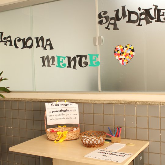 #17154 Equipe da Psicologia Escolar do campus realiza ação do dia dos namorados